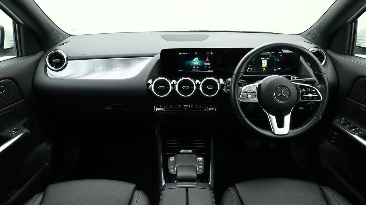 Mercedes-Benz GLA Image 14