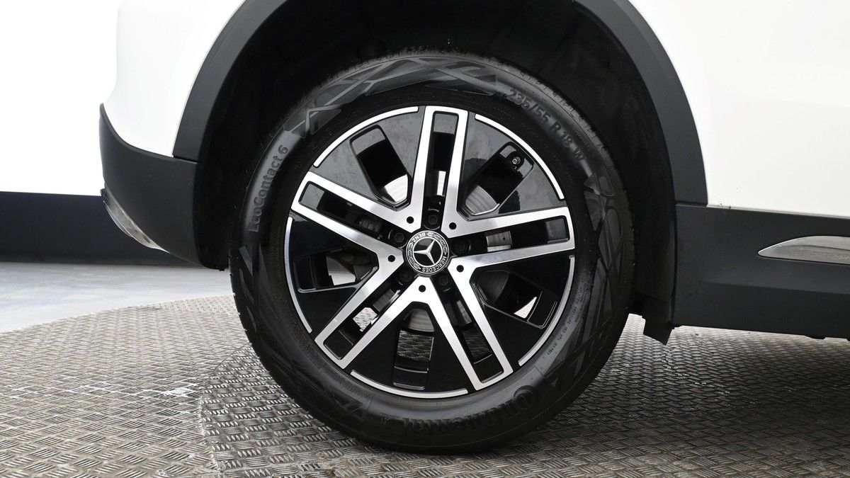 Mercedes-Benz GLA Image 9