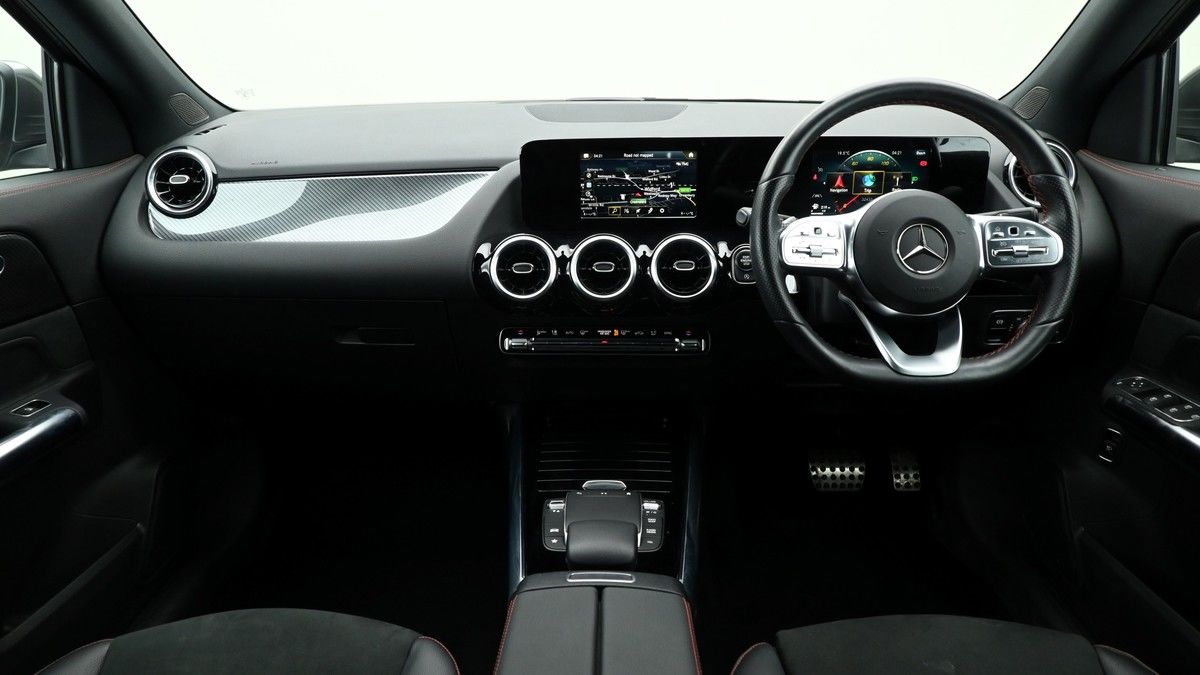Mercedes-Benz GLA Image 13