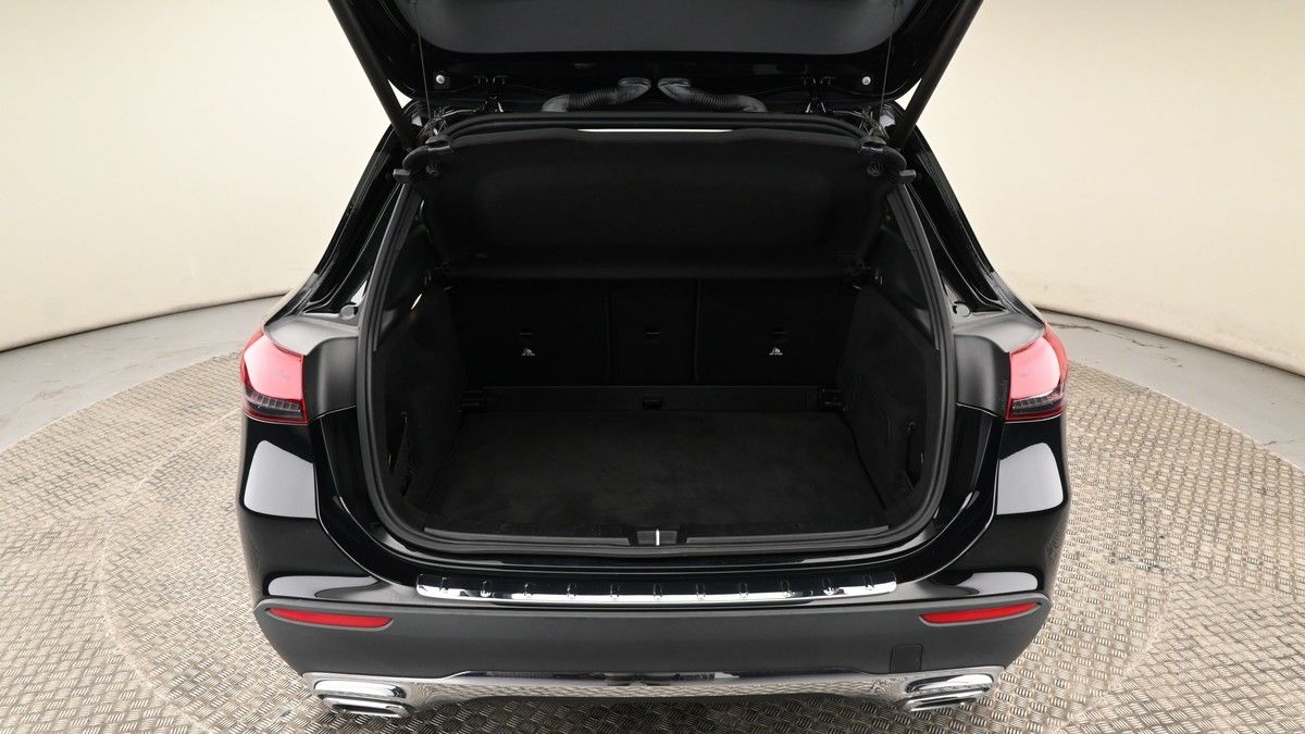 Mercedes-Benz GLA Image 9