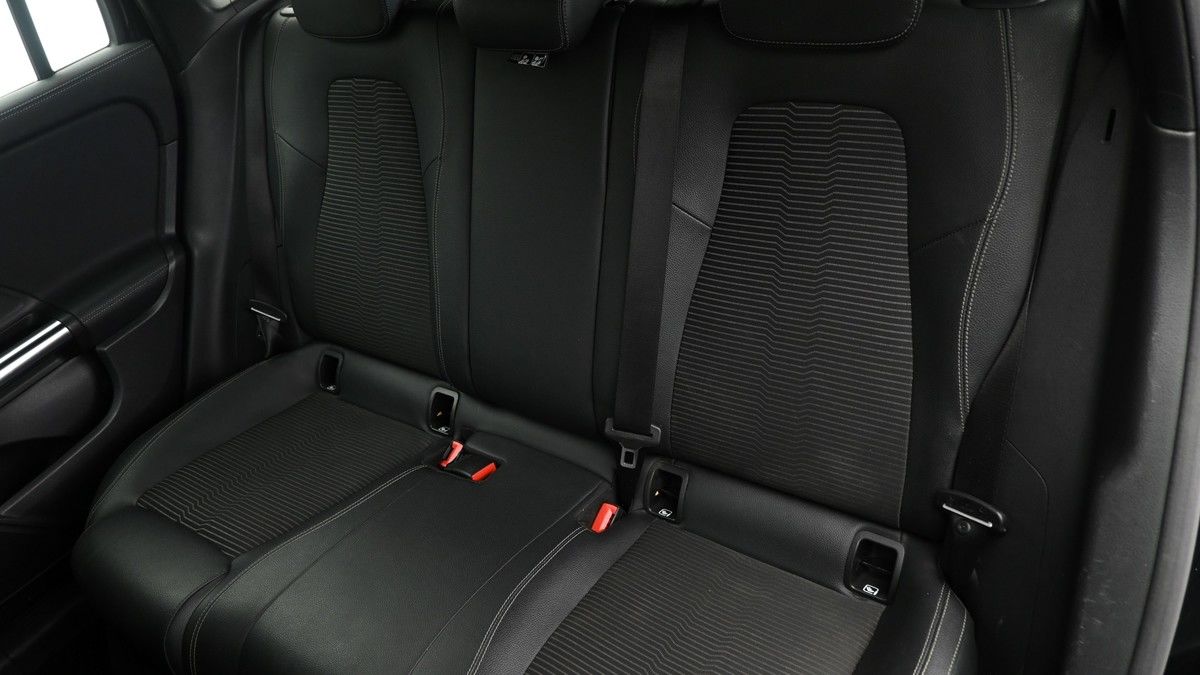 Mercedes-Benz GLA Image 4