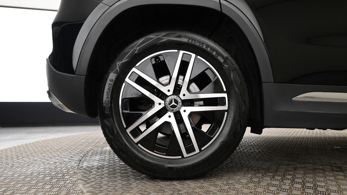 Mercedes-Benz GLA Image 8