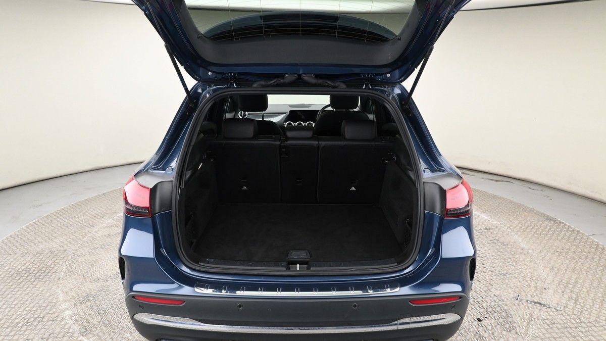 Mercedes-Benz GLA Image 10