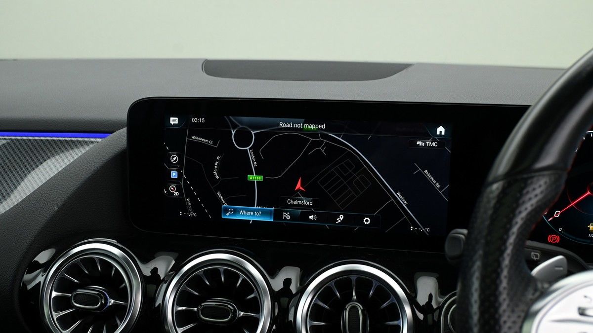 Mercedes-Benz GLA Image 11