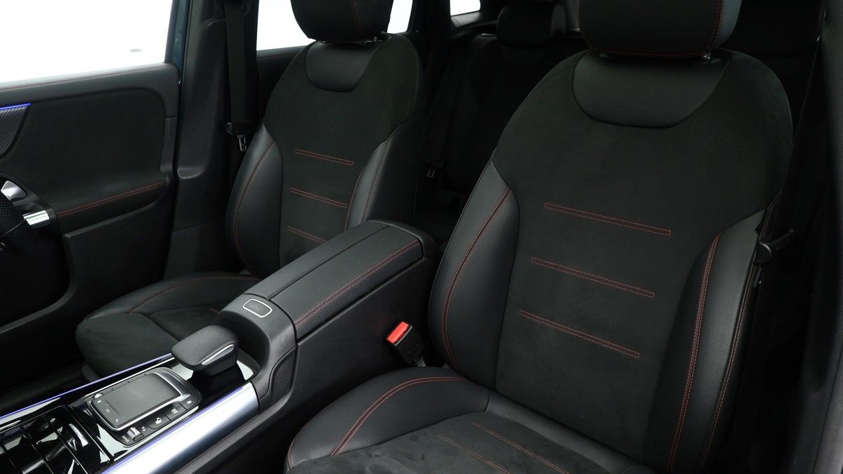 Mercedes-Benz GLA Image 4