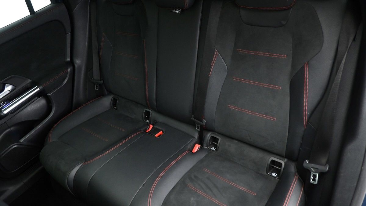 Mercedes-Benz GLA Image 5