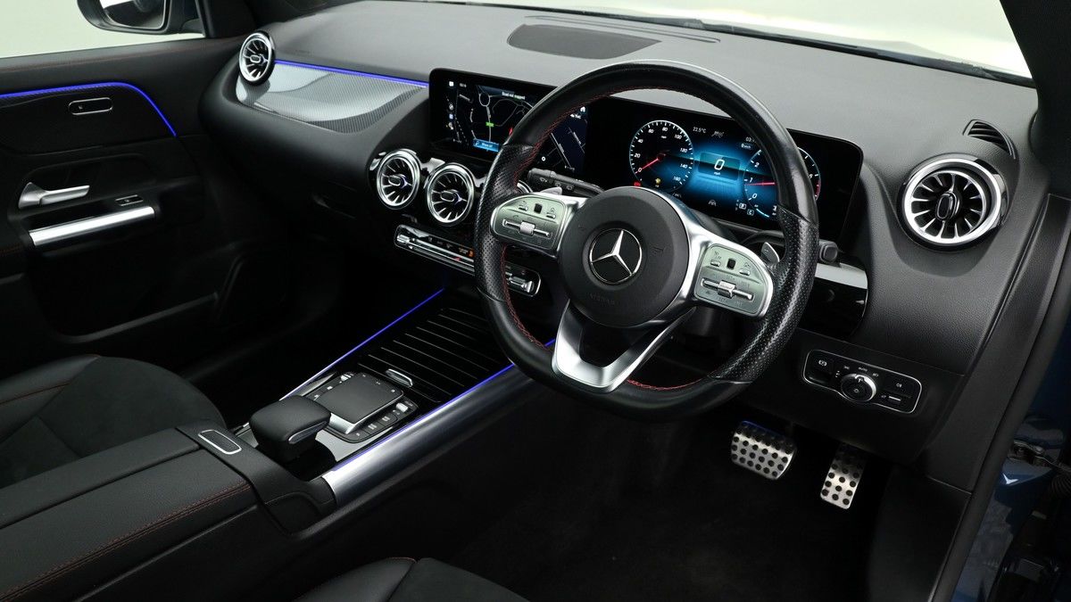 Mercedes-Benz GLA Image 3