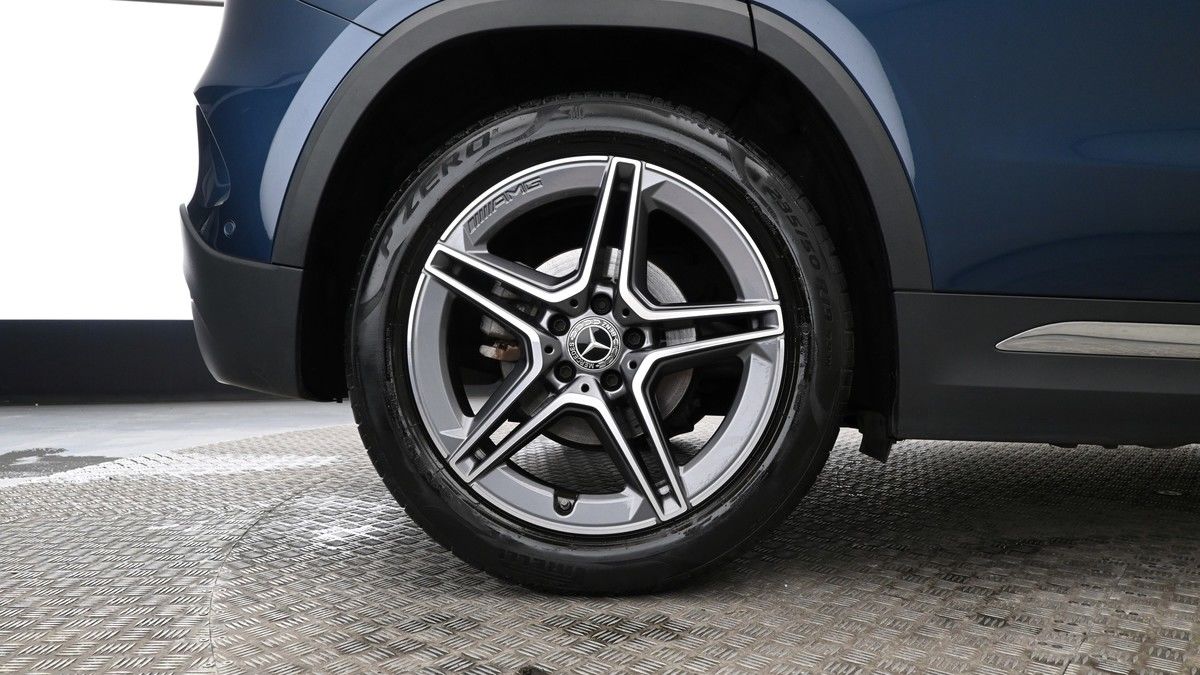 Mercedes-Benz GLA Image 9
