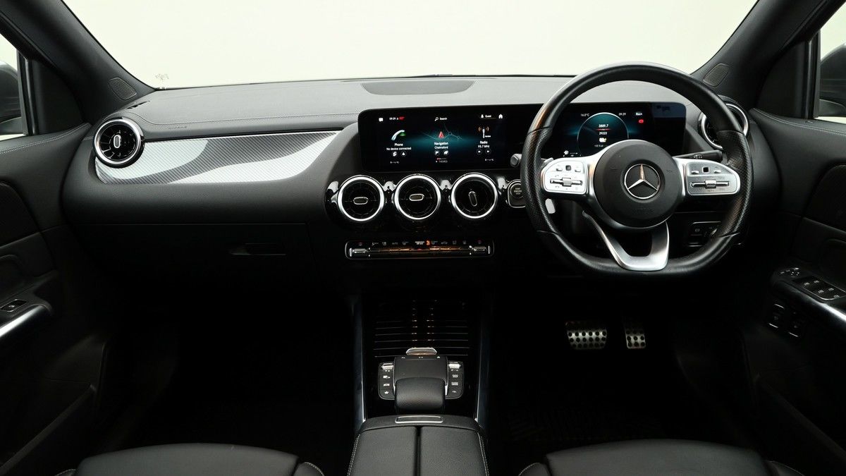 Mercedes-Benz GLA Class Image 14