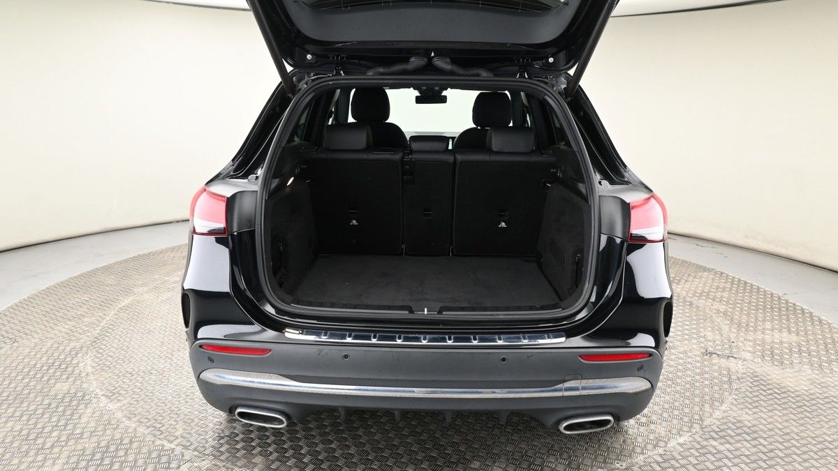 Mercedes-Benz GLA Image 10