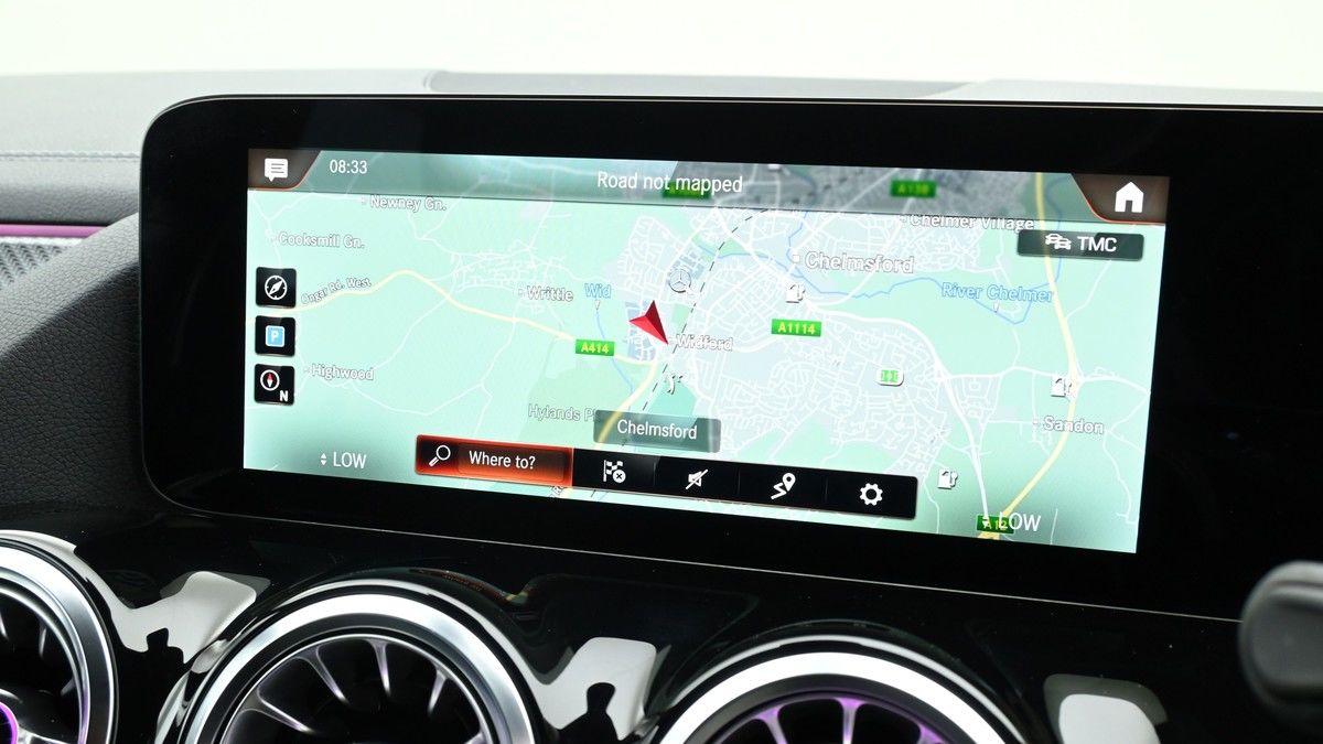 Mercedes-Benz GLA Image 11