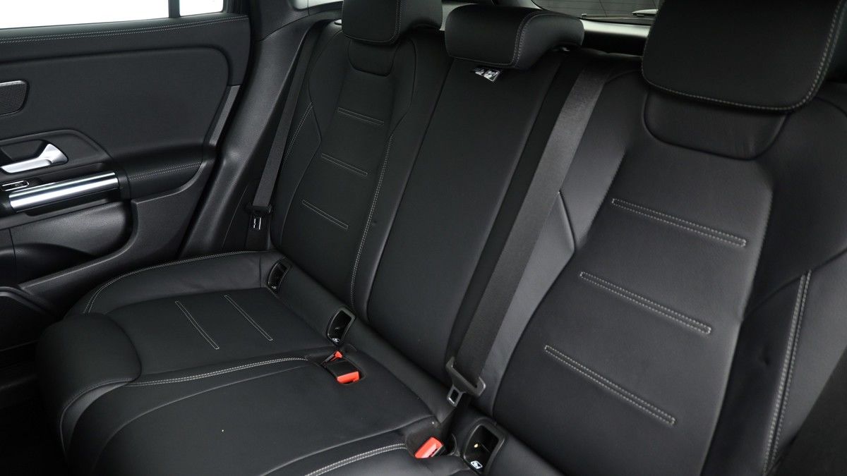 Mercedes-Benz GLA Image 5