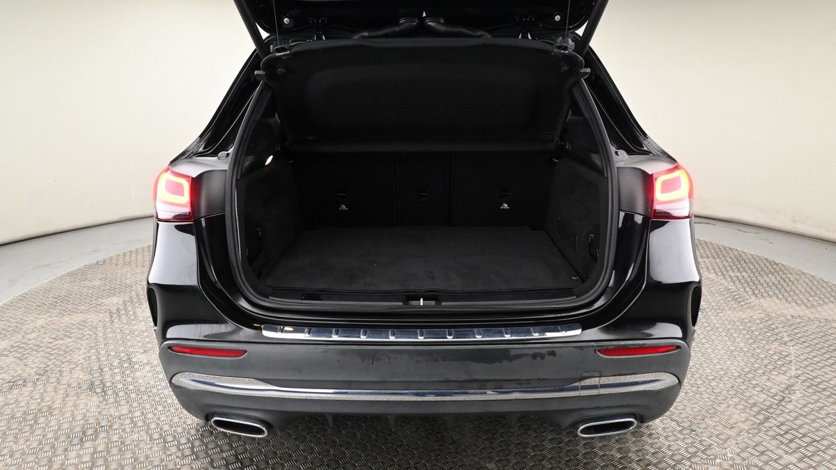 Mercedes-Benz GLA Image 9