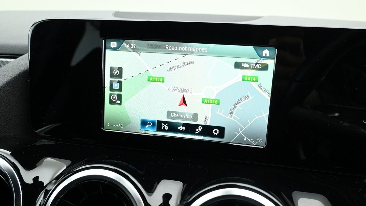 Mercedes-Benz GLA Image 10