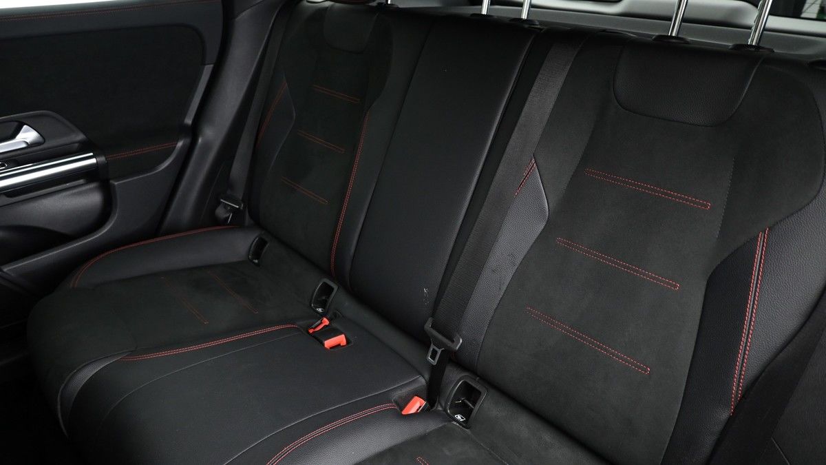 Mercedes-Benz GLA Image 4