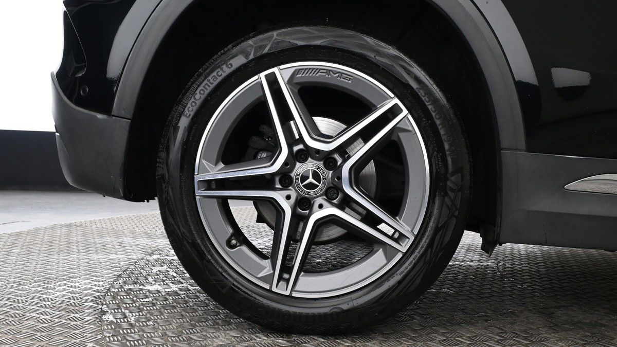 Mercedes-Benz GLA Image 8