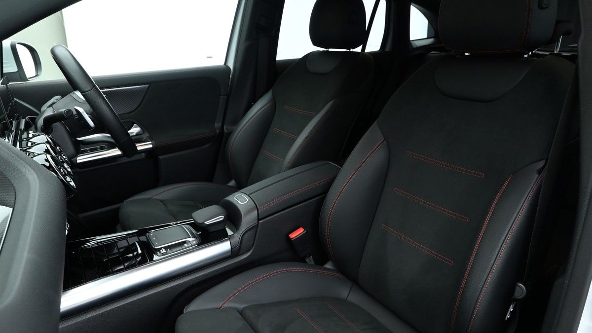 Mercedes-Benz GLA Image 4