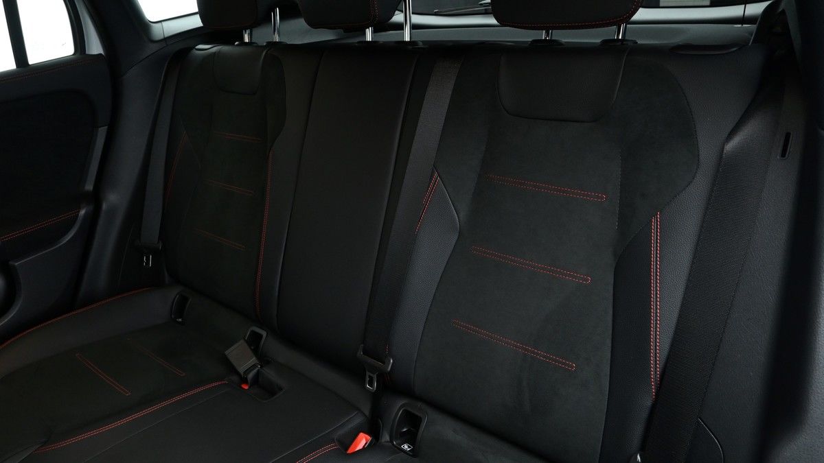 Mercedes-Benz GLA Image 5