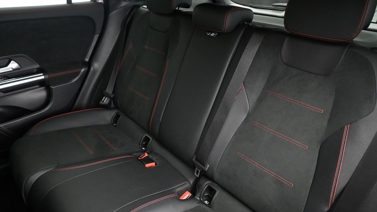 Mercedes-Benz GLA Image 5