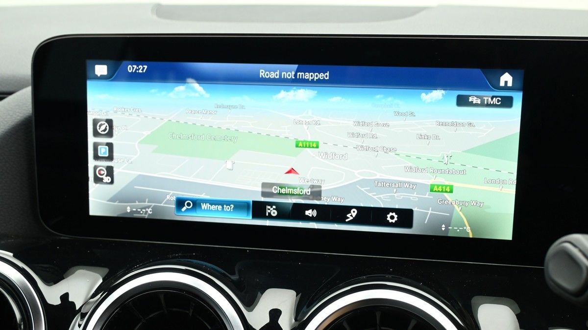 Mercedes-Benz GLA Image 11