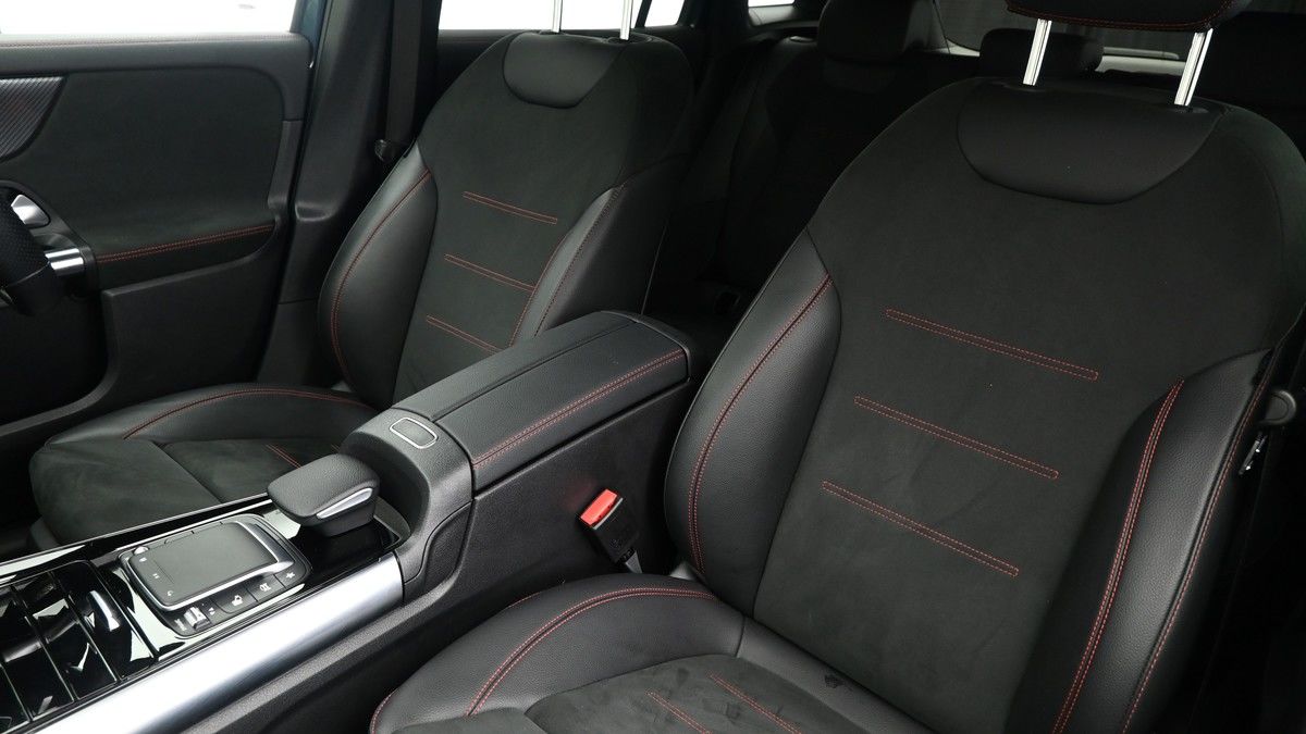 Mercedes-Benz GLA Image 4