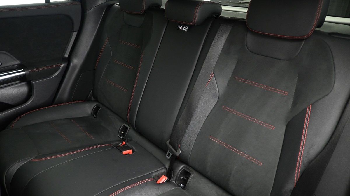 Mercedes-Benz GLA Image 5