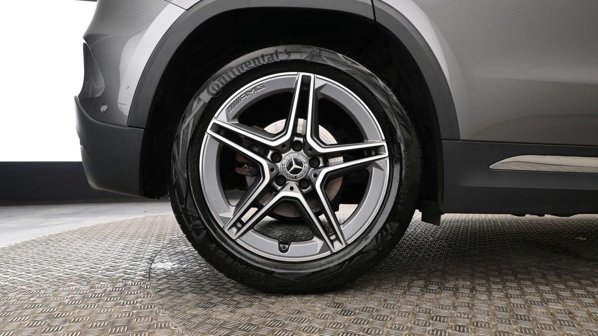 Mercedes-Benz GLA Image 9
