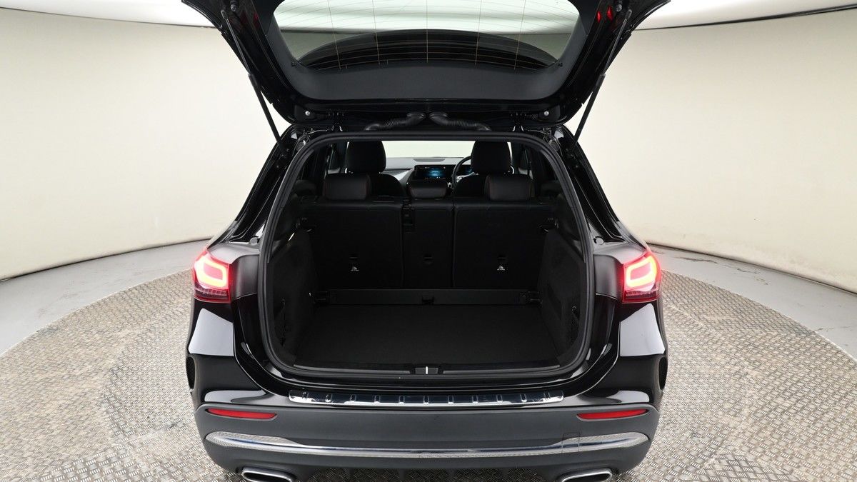 Mercedes-Benz GLA Image 9