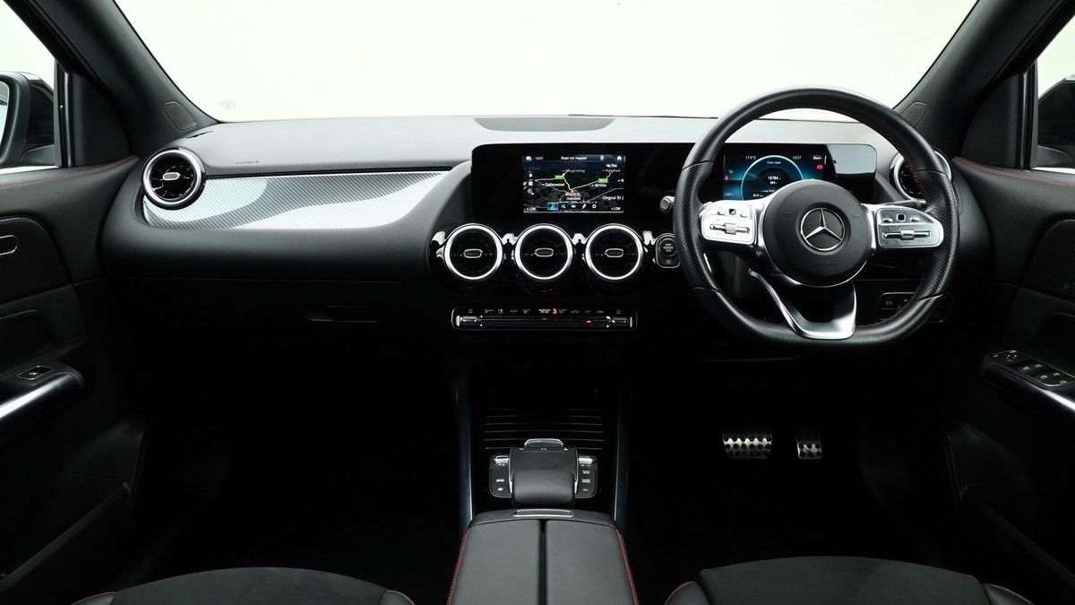 Mercedes-Benz GLA Image 13