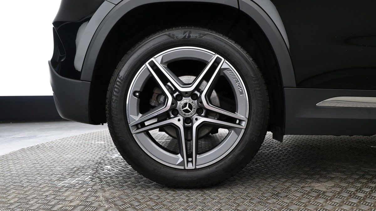 Mercedes-Benz GLA Image 8