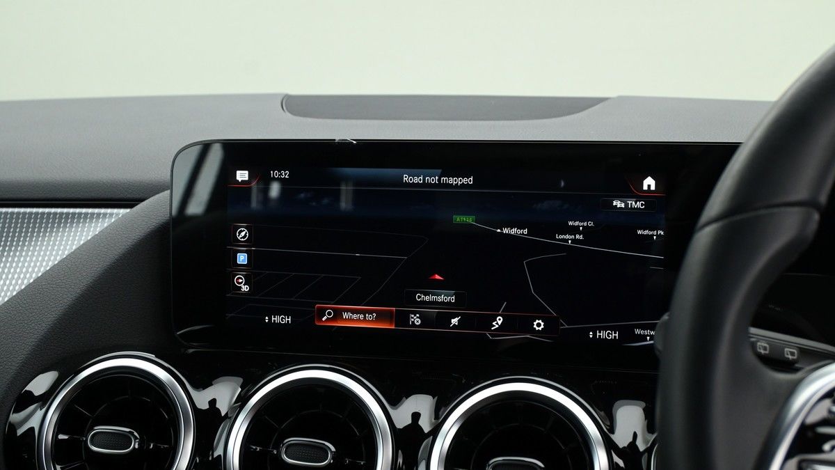 Mercedes-Benz GLA Image 10