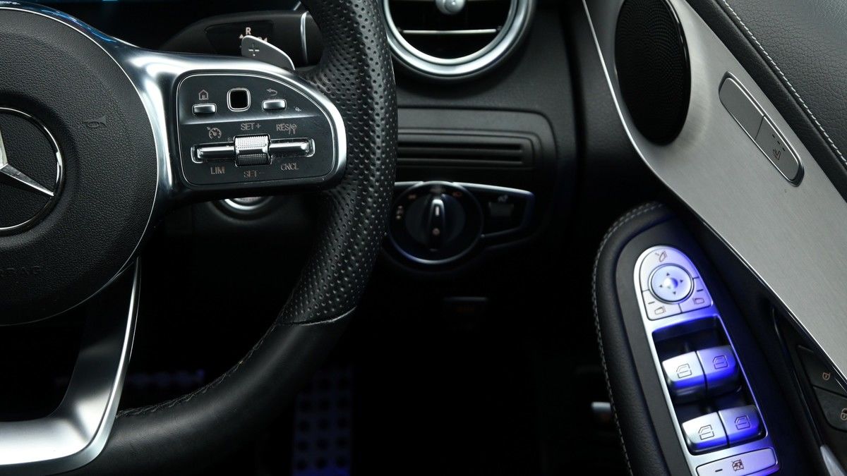 Mercedes-Benz GLC Image 16