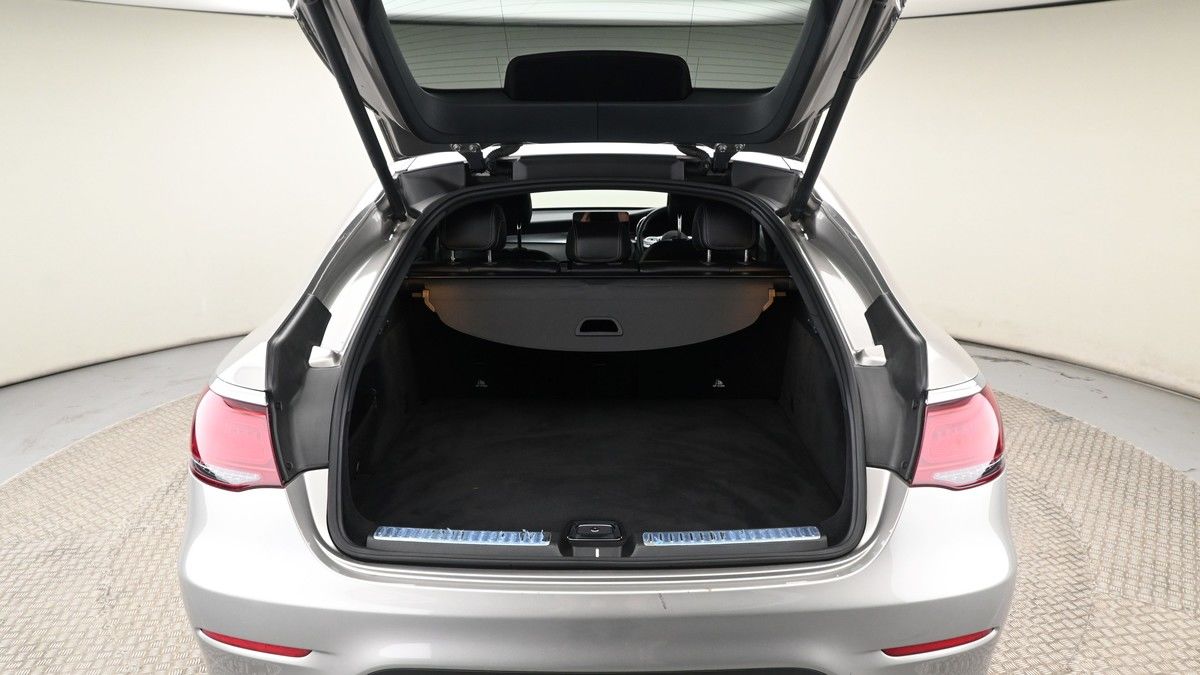 Mercedes-Benz GLC Image 9