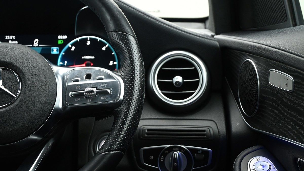 Mercedes-Benz GLC Image 15