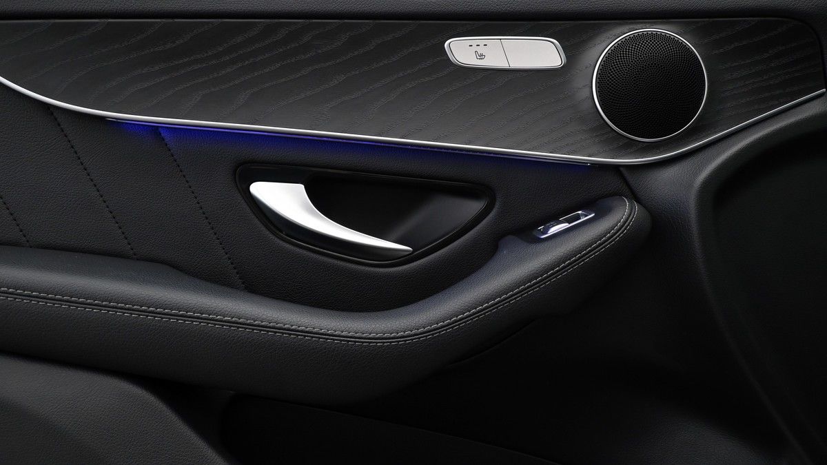 Mercedes-Benz GLC Image 12