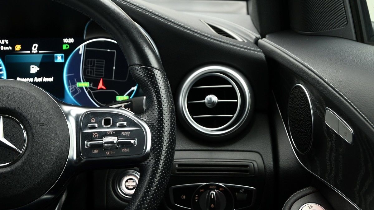 Mercedes-Benz GLC Image 17