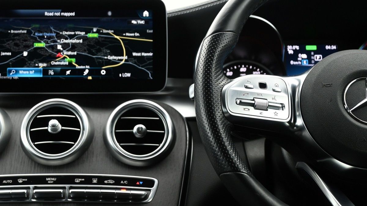 Mercedes-Benz GLC Image 14