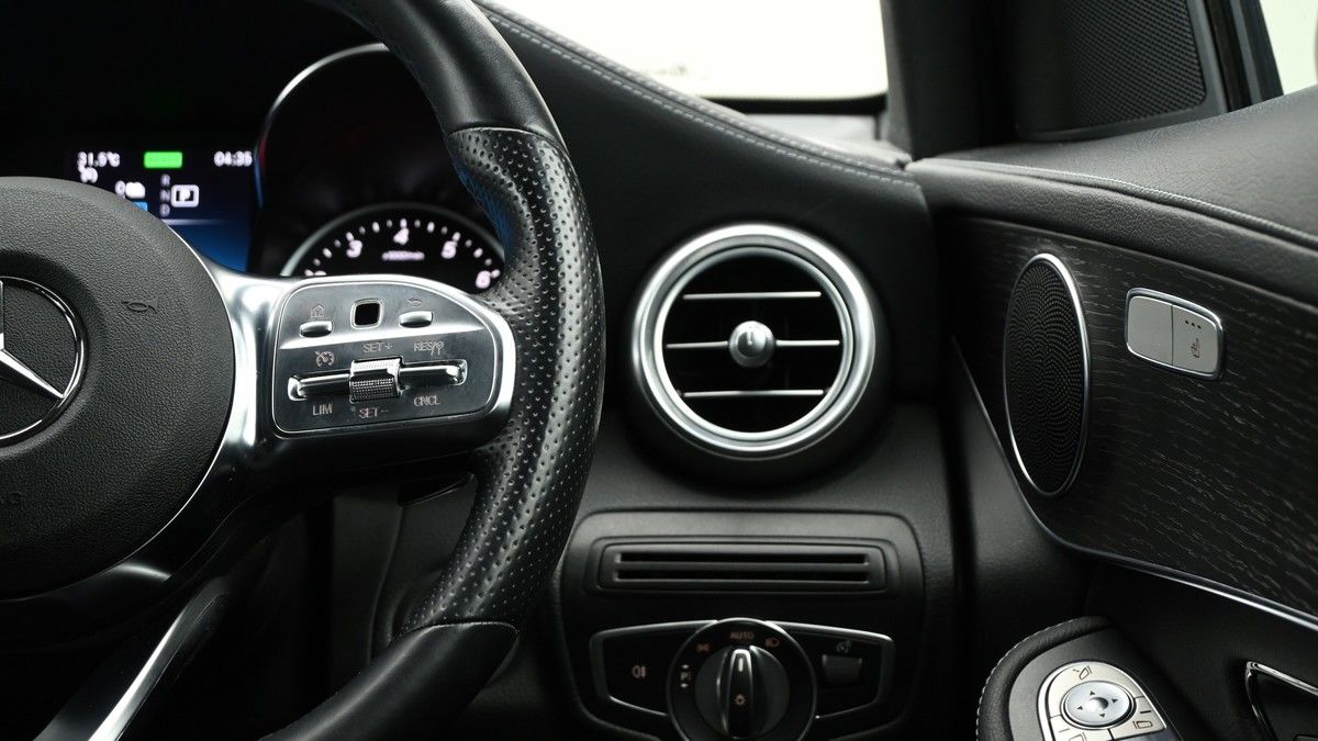 Mercedes-Benz GLC Image 15