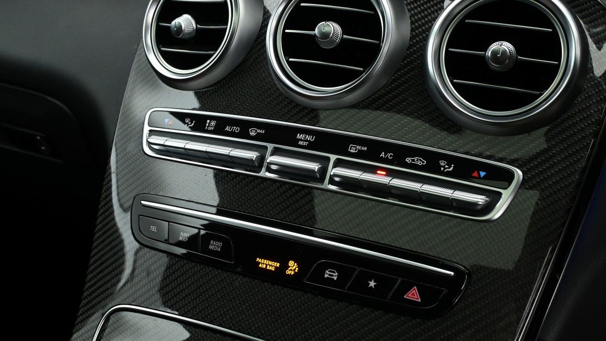 Mercedes-Benz GLC Image 12