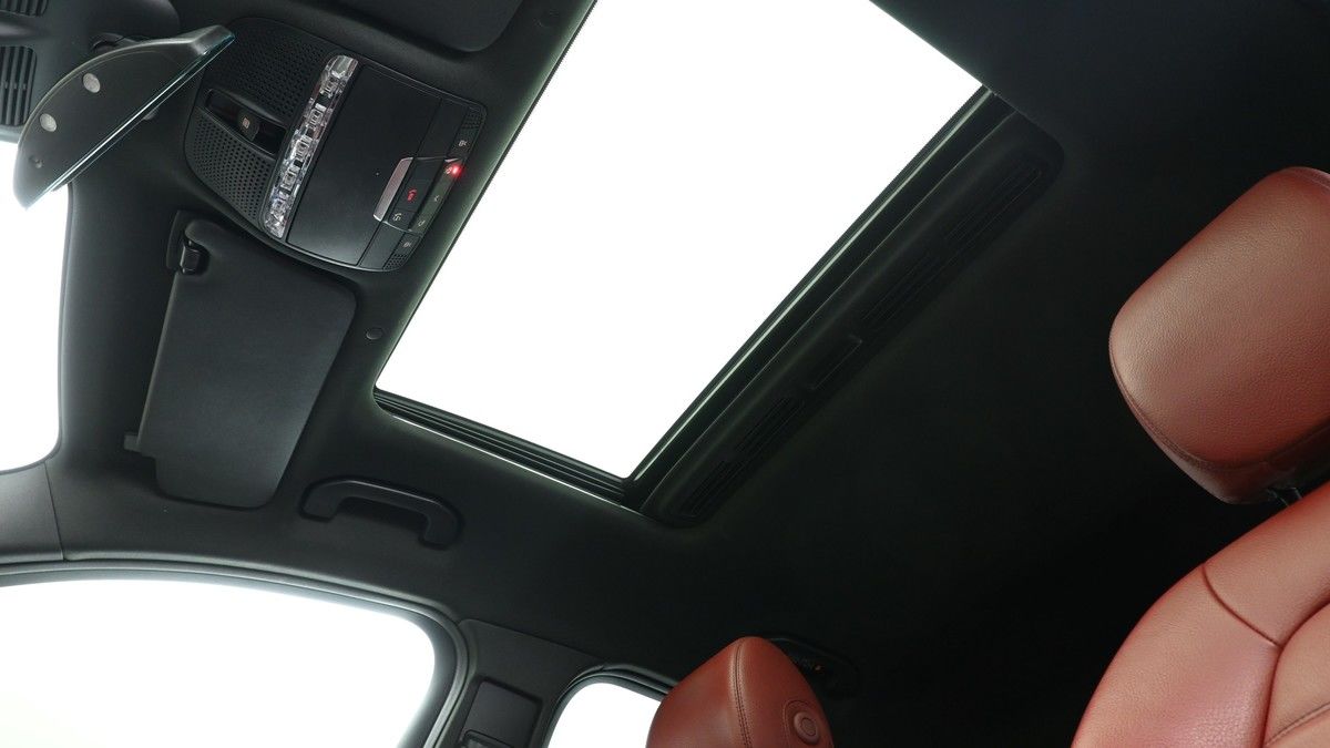 Mercedes-Benz GLC Image 2