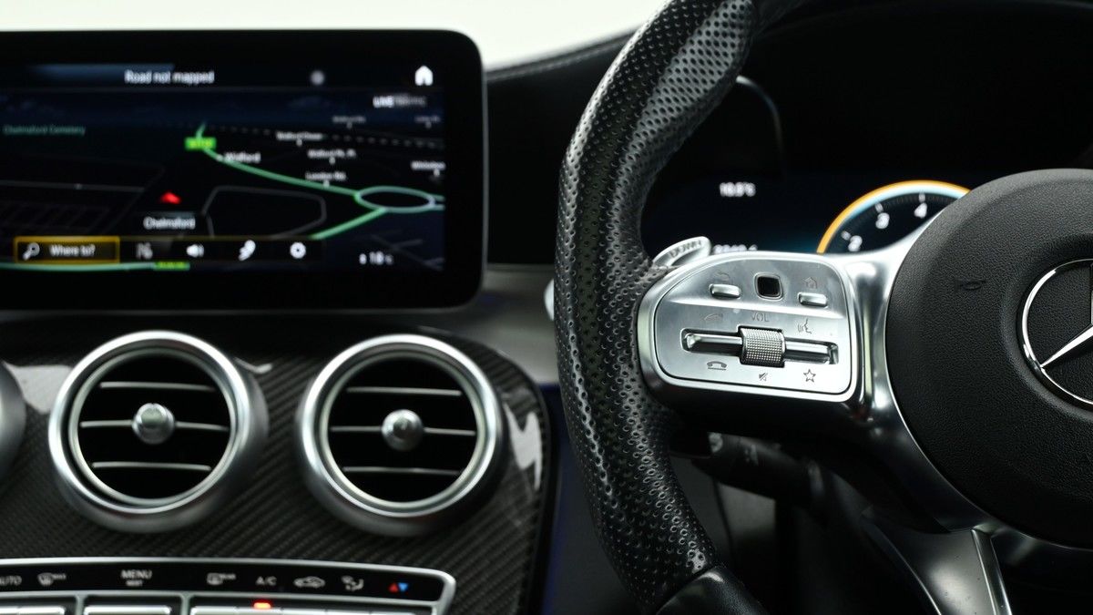 Mercedes-Benz GLC Image 15