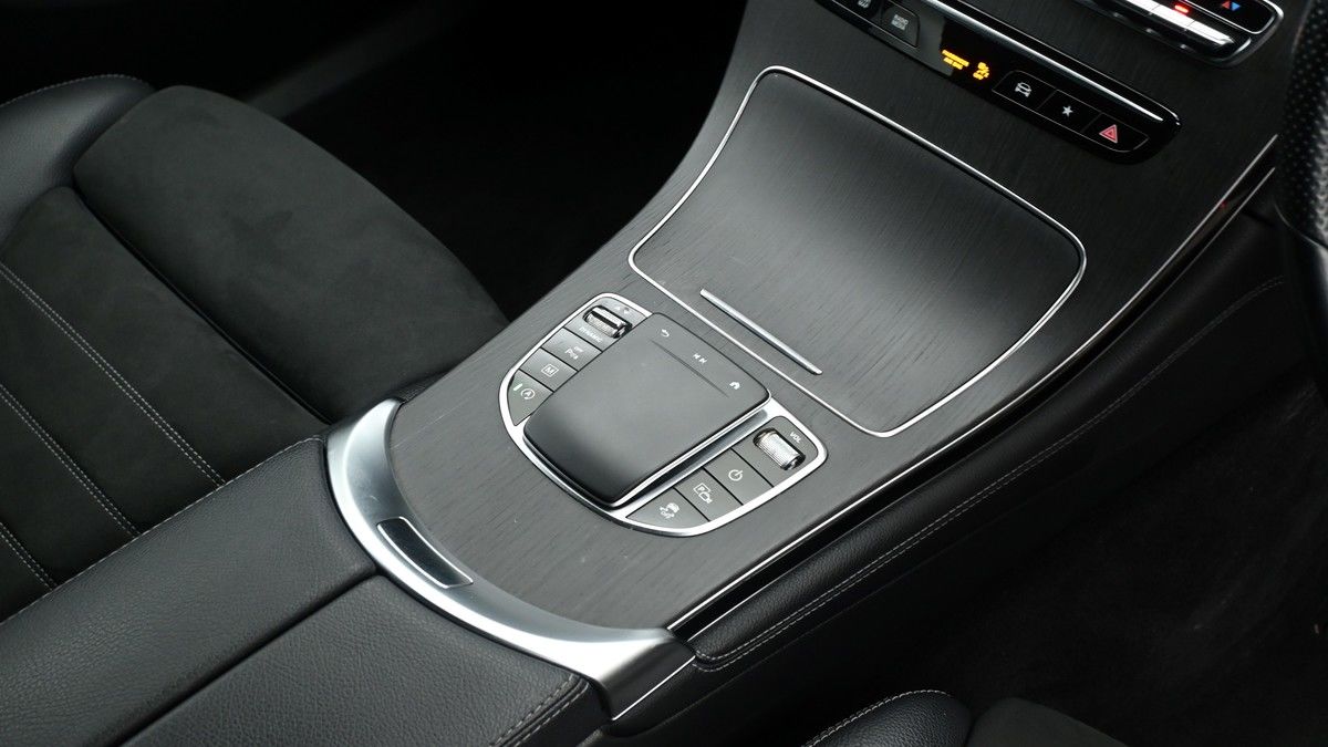 Mercedes-Benz GLC Image 2
