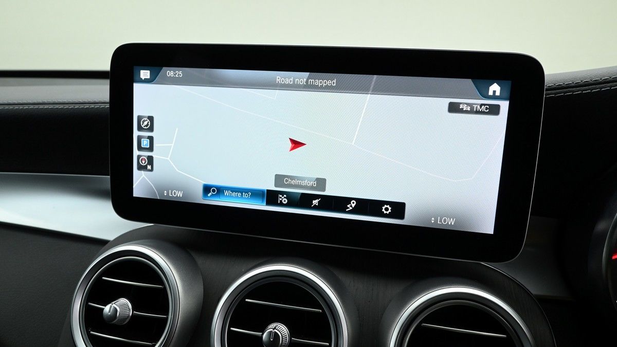 Mercedes-Benz GLC Image 11