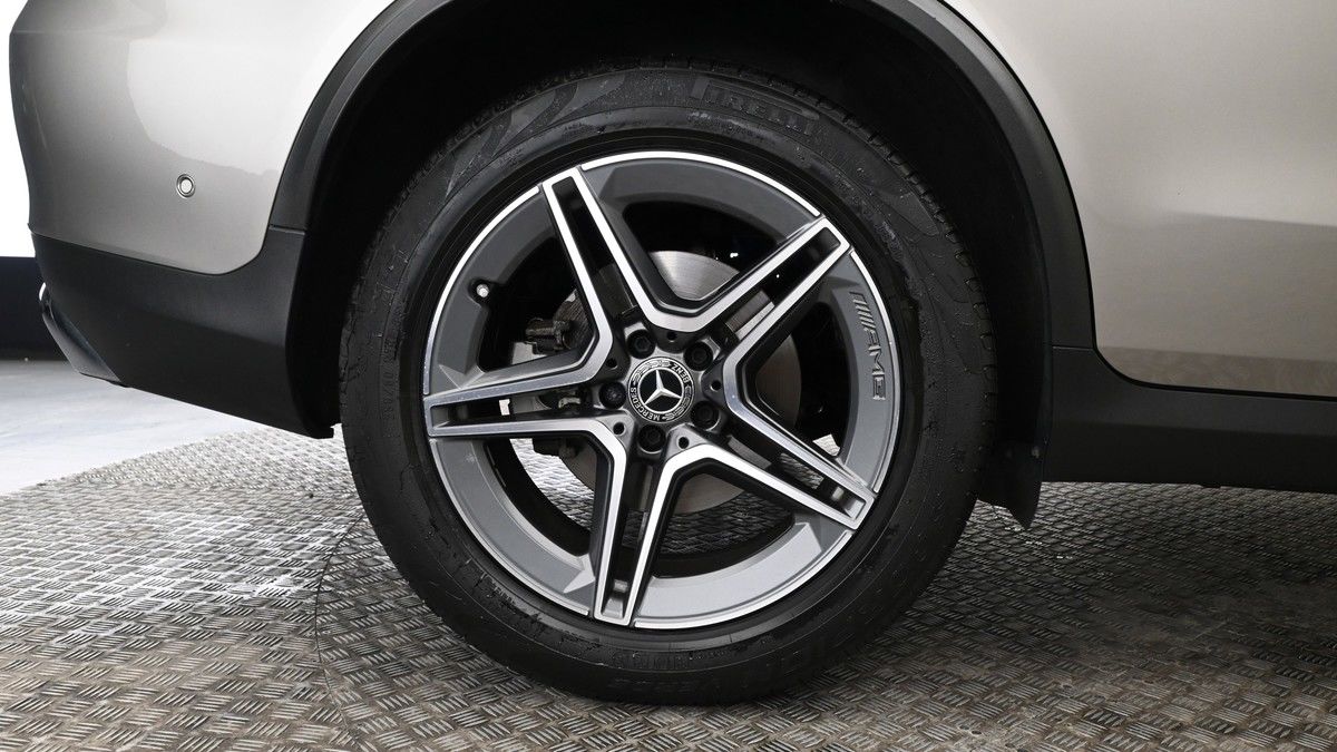 Mercedes-Benz GLC Image 9