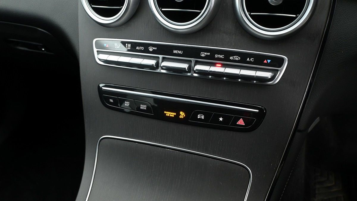 Mercedes-Benz GLC Image 12