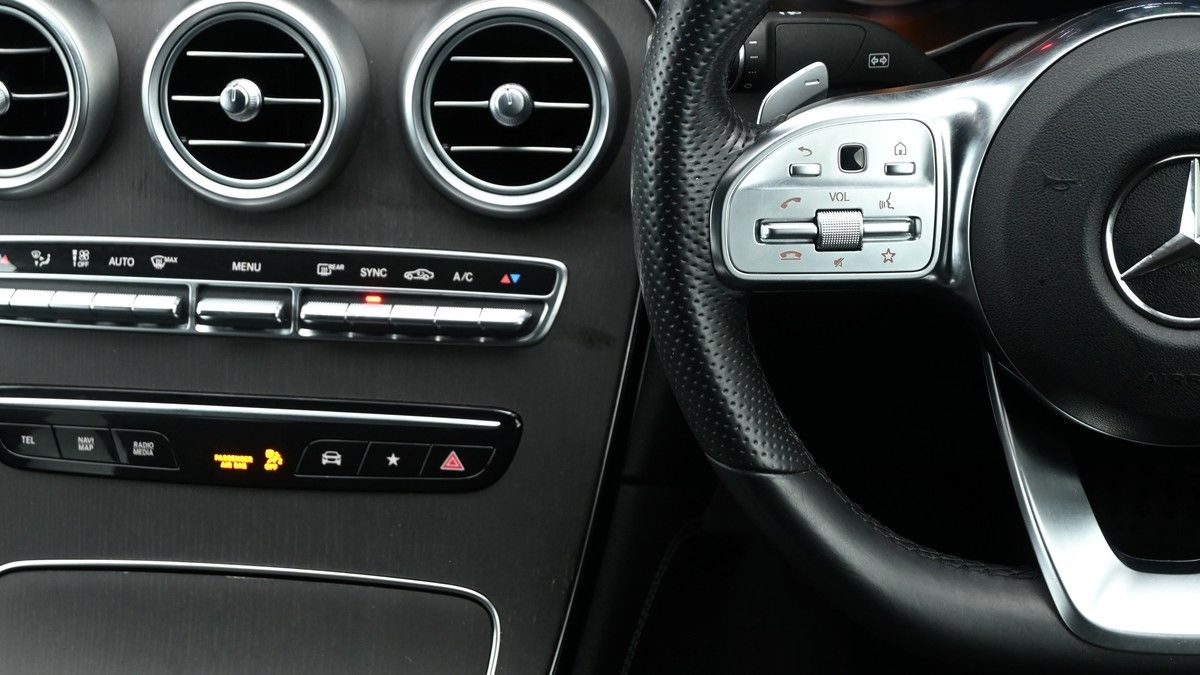 Mercedes-Benz GLC Image 15