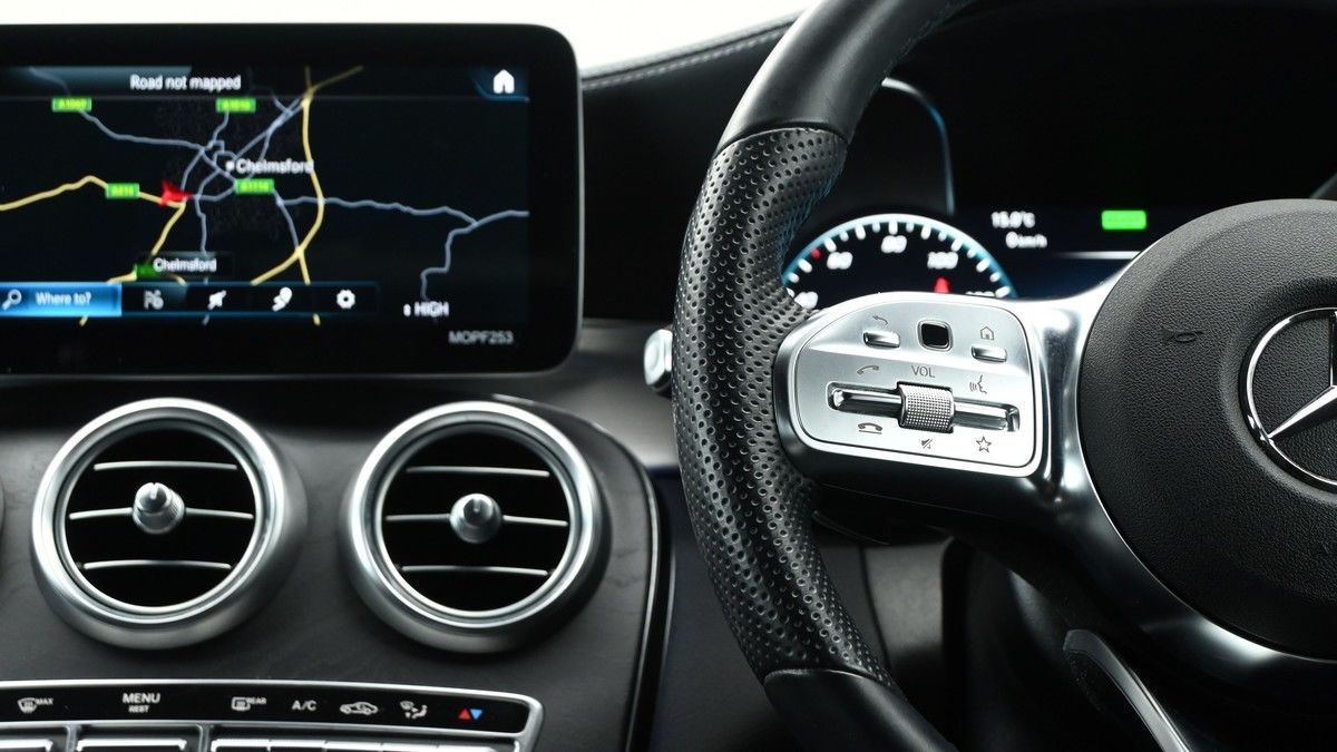Mercedes-Benz GLC Image 14
