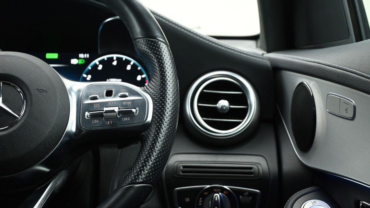 Mercedes-Benz GLC Image 15