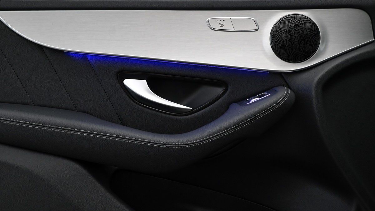 Mercedes-Benz GLC Image 12