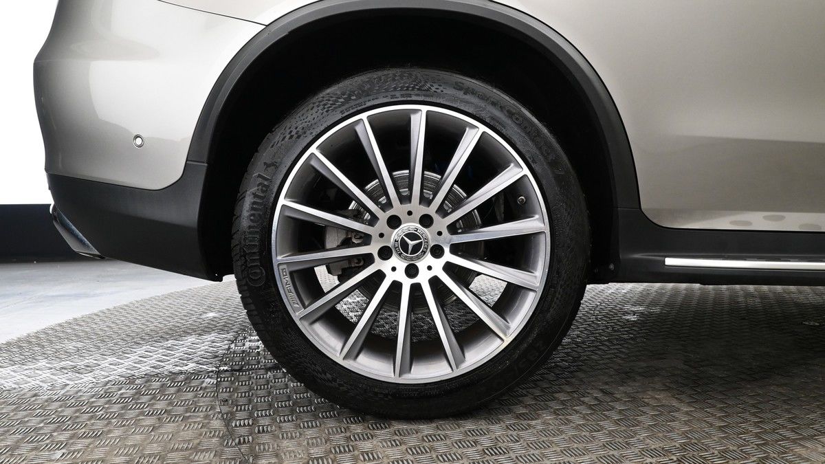 Mercedes-Benz GLC Image 8